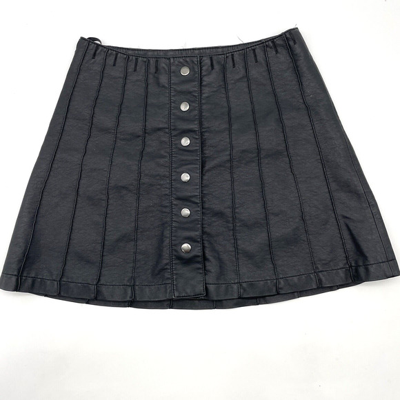 Free People Pleated Button Up Snap Front Goth Faux Leather Mini Skirt Women's 6 - Picture 1 of 6
